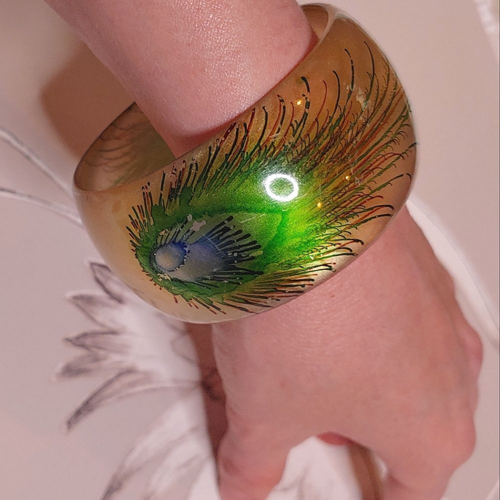 Vintage 70s Opalescent Peacock Bangle Bracelet